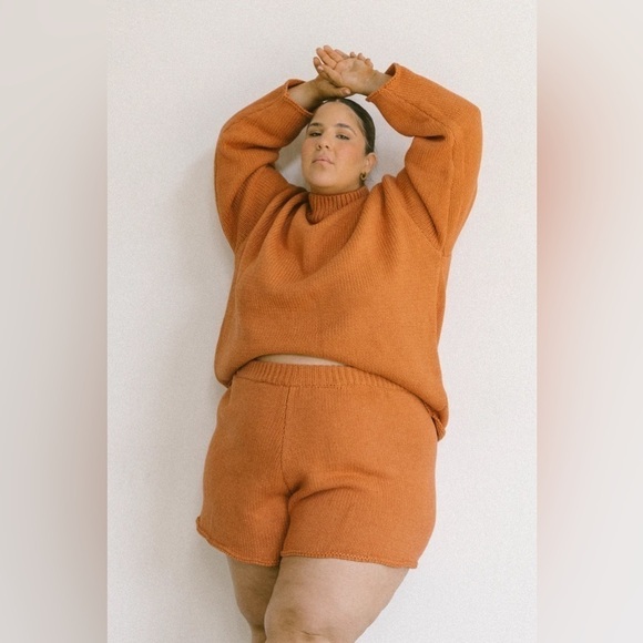 The Lullaby Club Sarah Chunky Knit Shorts + Jumper in Burnt Orange - Picture 2 of 16